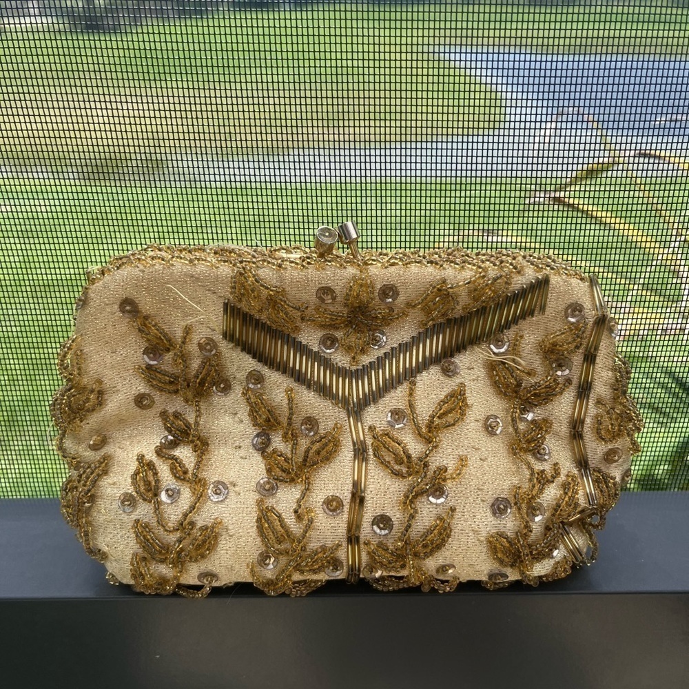 Vintage Beige Beaded Chain Handle Top Clasp Small Clutch - Picture 1 of 12